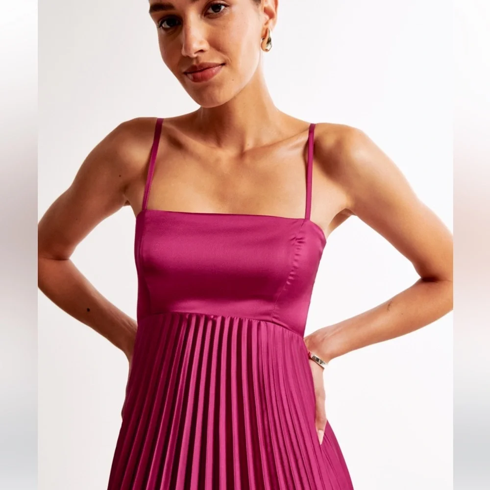 The A&F Giselle Clasp-Back Pleated Midi Dress NWT size XSP - Picture 2 of 9